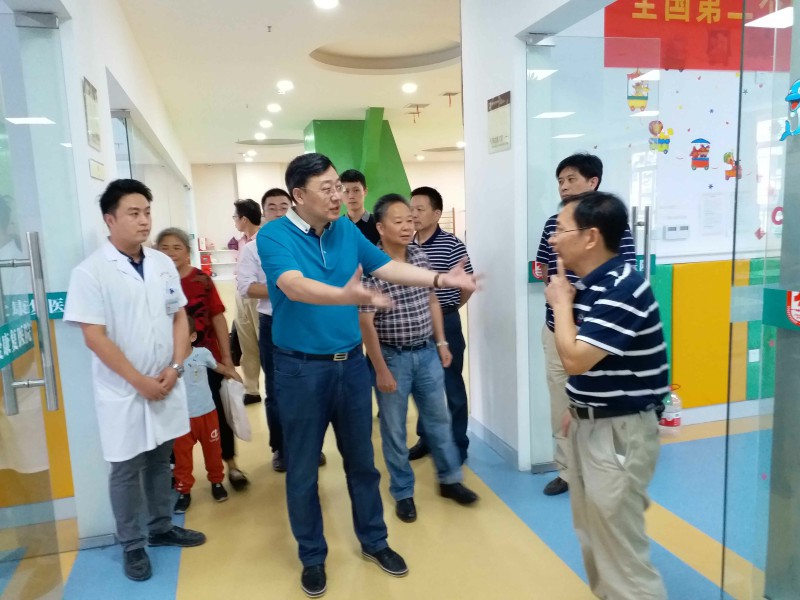 乐动中国官方门户集团苏德辉总经理莅临湘西博爱康复医院调研考察