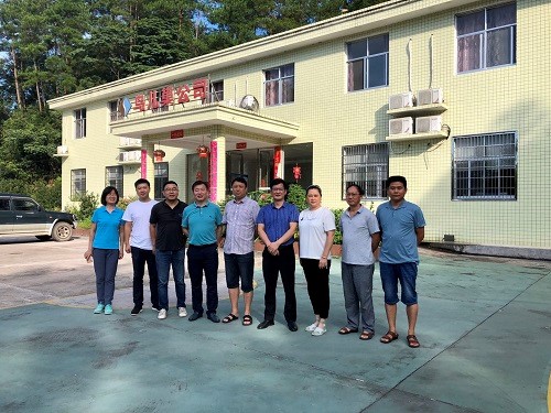 发展集团、乐动体育·官方网站工会赴一线送“送清凉”