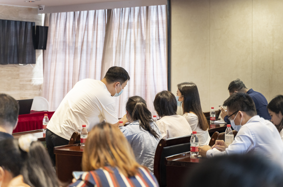 乐动中国官方门户组织开展新闻摄影专题培训