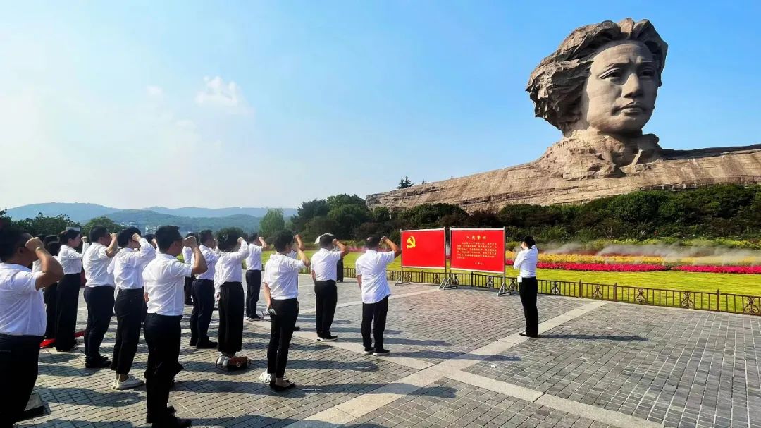 乐动体育·官方网站党委组织开展“喜迎二十大 奋进新征程”主题党日活动